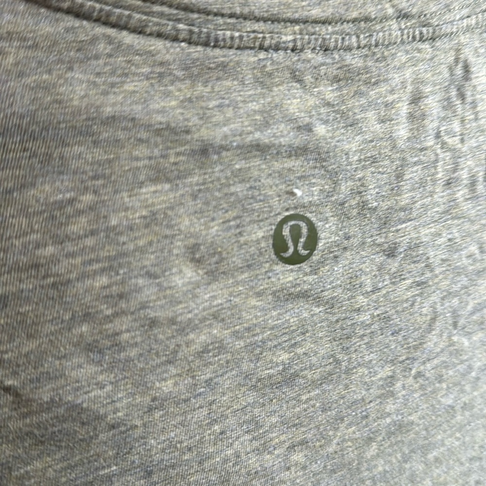 Lululemon tee
